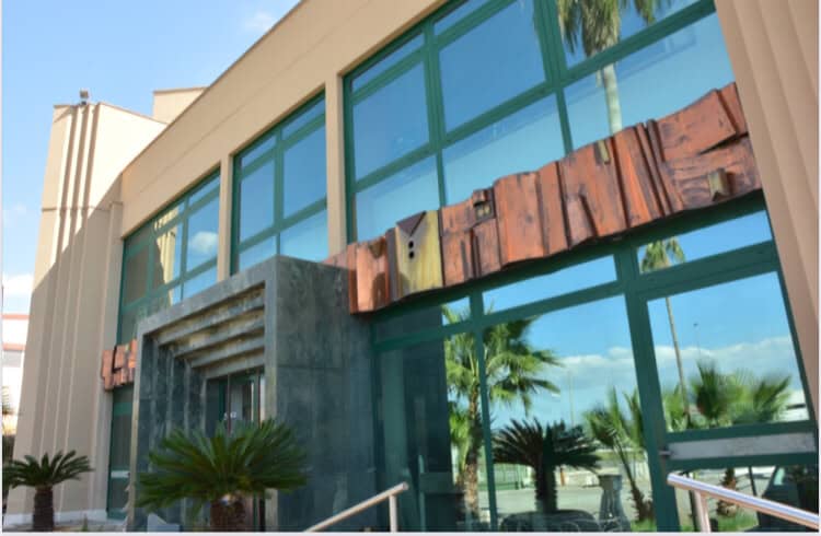 palazzina commerciale da 1500 mq su tre livelli